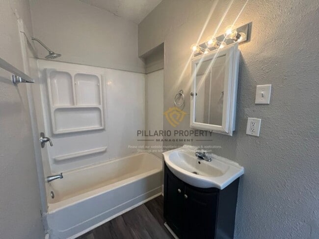 Photo - Close to Downtown Indy, Crown Hill, 4 Bedroom, 2 Bathroom House Available NOW!