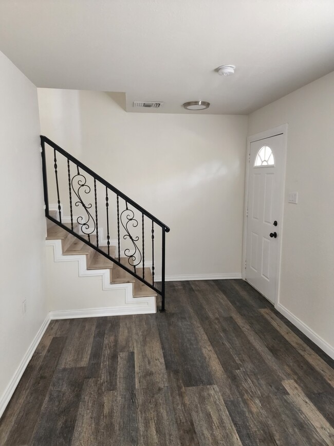 Photo - 2134 S Cloverdale Ave