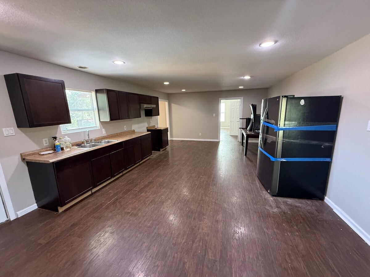 Photo - 620 Viewpoint Dr