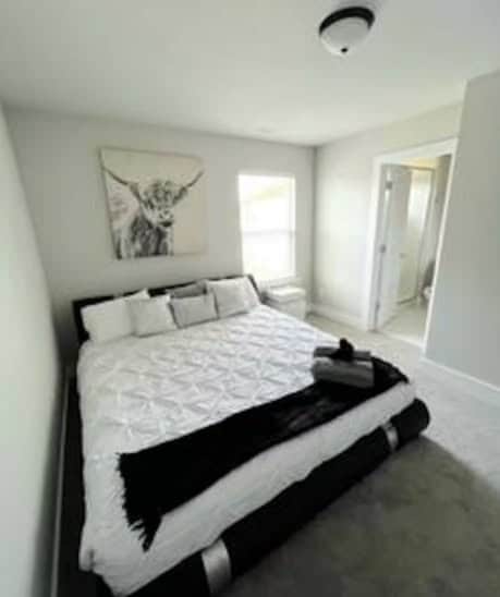 Photo - 5018 Central Ave