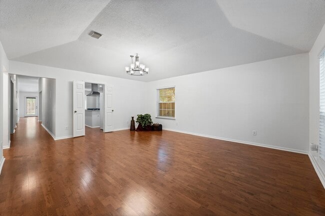 Photo - 19 E Summer Storm Cir
