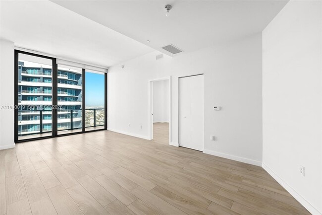 Photo - 1300 S Miami Ave Unidad PH5109