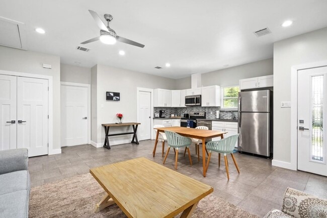 Photo - 7101 Foster St