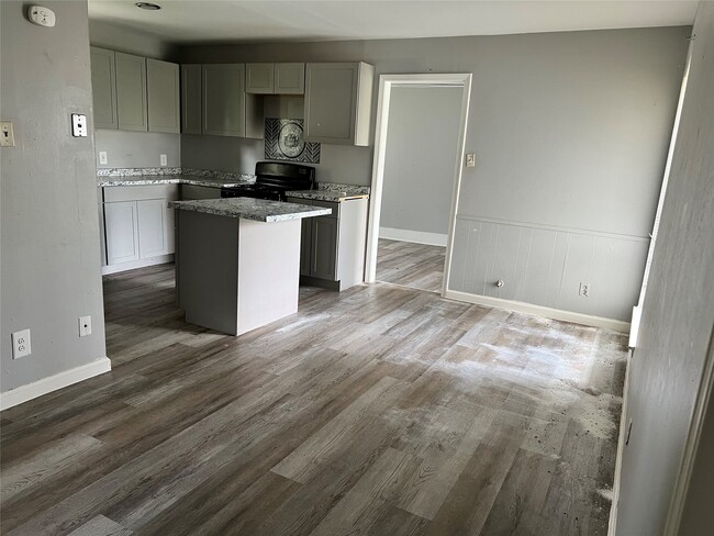 Photo - 10859 Fairland Dr