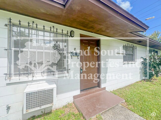 Photo - 620 N Lake Ave