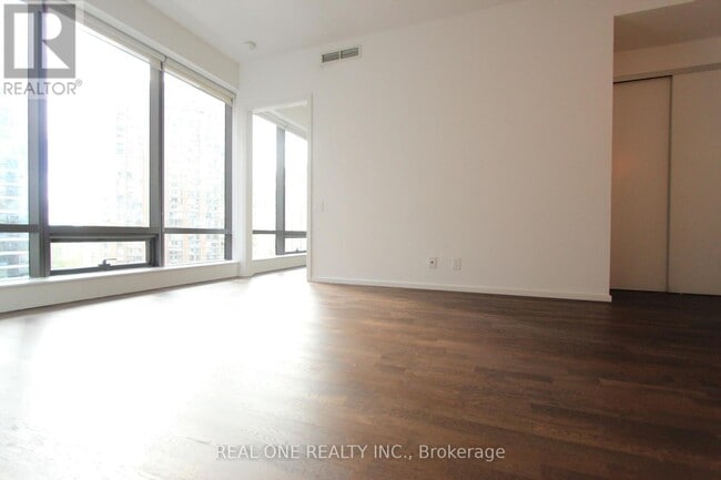 Photo - 5 St Joseph St Unit 907