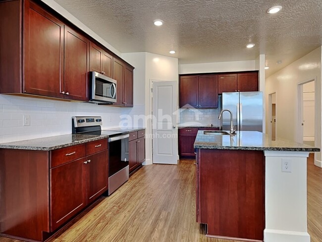 Photo - 1233 Wagon Way