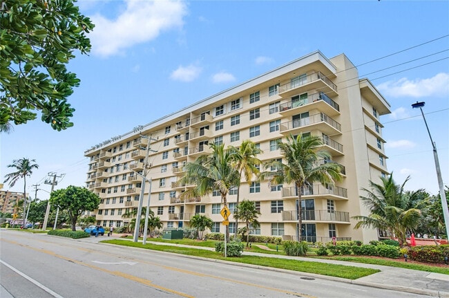 Building Photo - 1009 N Ocean Blvd Unit 110