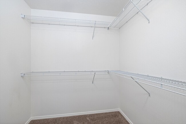 Photo - 4 Bedroom Home with 3 car garage for rent!