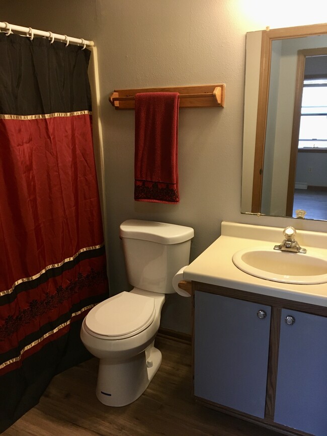 Photo - 425 E Monroe Ave