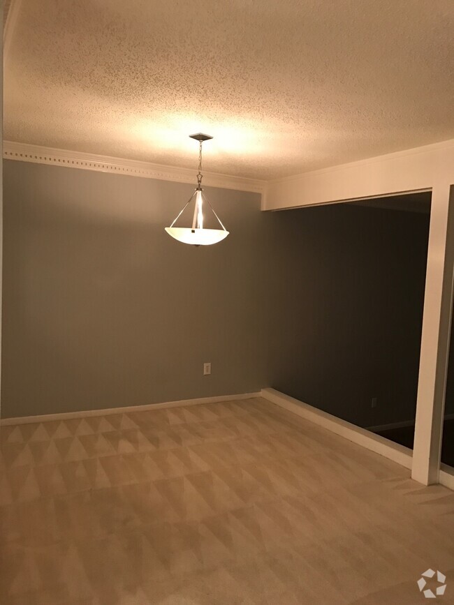 Building Photo - 5588 Clarke Address Unit 5588 Rental