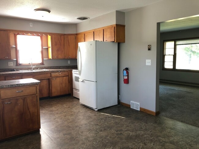 Photo - 1604 3rd St S