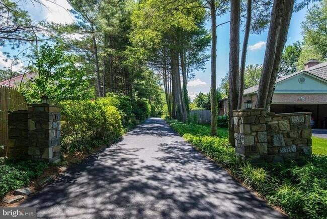 Photo - 9612 Annlee Terrace