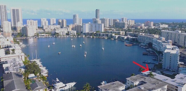 Building Photo - 450 Golden Isles Dr Unit 3C