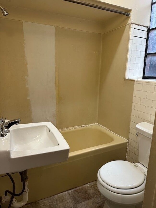 Photo - 2nd Floor Apartment For Rent In Harrisburg... Unit A6