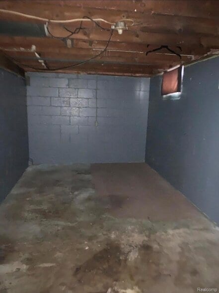 Photo - 2032 Utley Rd