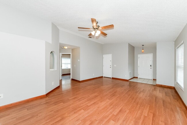 Photo - 3575 Chinaberry Ln