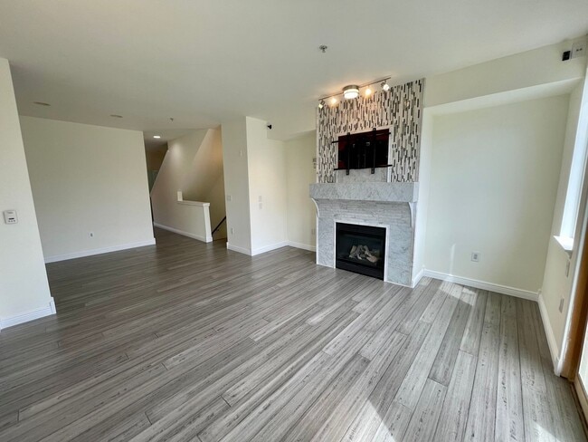 Photo - Issaquah Townhouse at Peregrine Point...