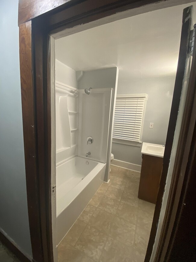 Photo - 1004 Bedford Ave SW