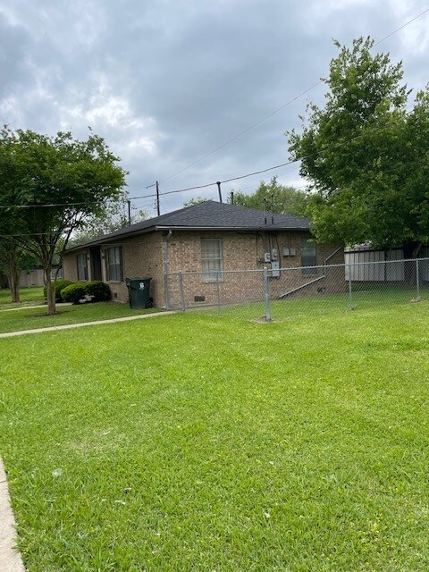 Photo - 112 Hardy St