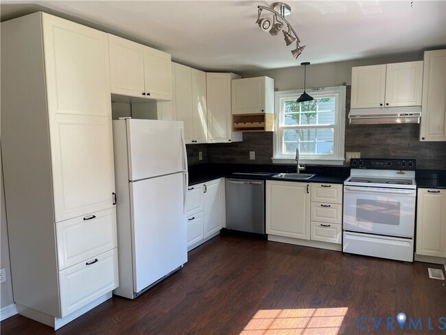 Photo - 5153 Chelsea Brook Ln