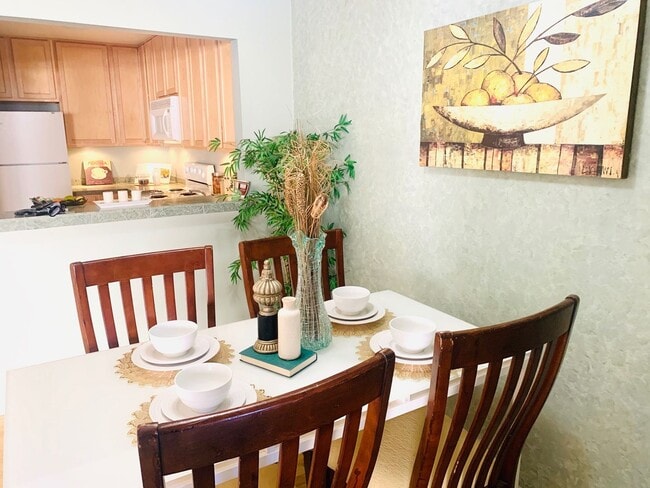 Photo - BEAUTIFUL CONDO! 2 MINUTE WALK TO CAMPUS!