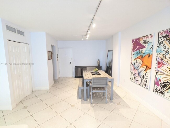 Photo - 800 West Ave Unit 938