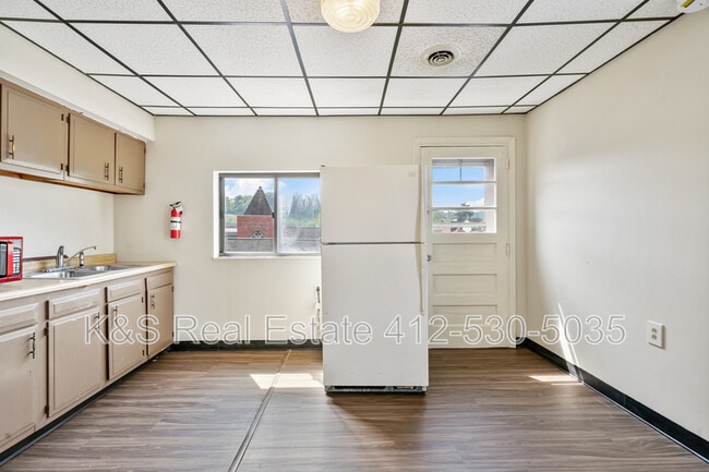 Photo - 751 Chartiers Ave