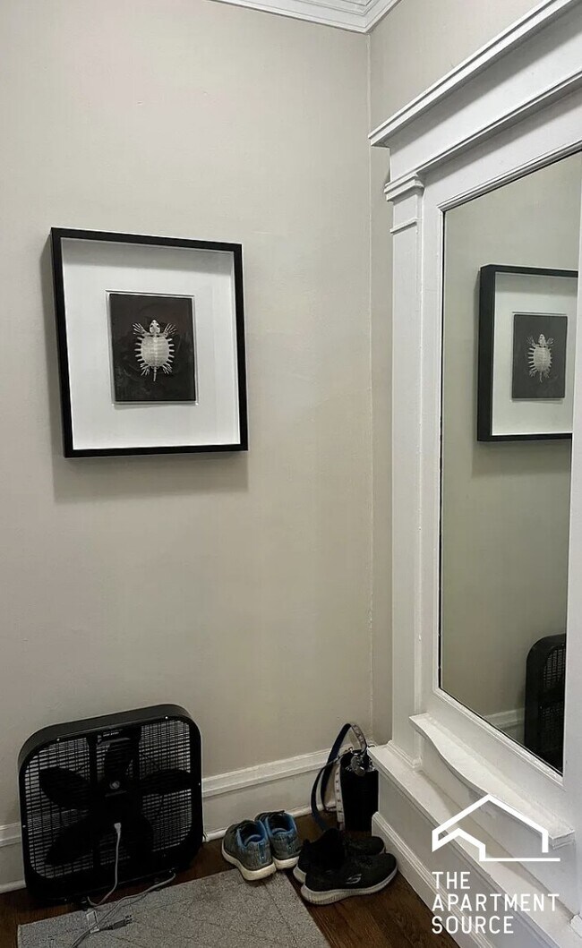 Photo - 1437 W Carmen Ave Unit 1F