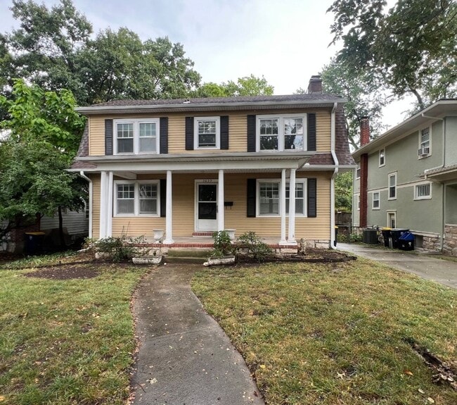 Building Photo - Charming 3-Bed Home Near Loose Park & Plaza!