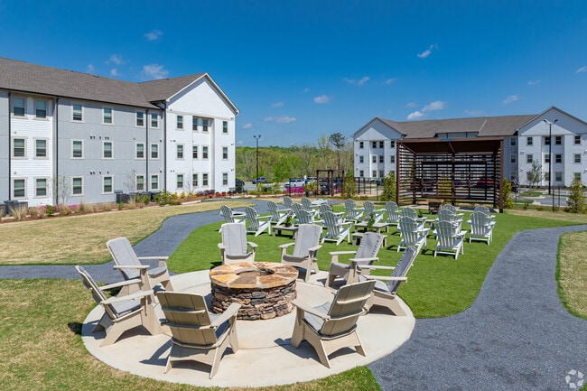 Outdoor Recreational Pavilion & Lawn - Sweetwater Vista