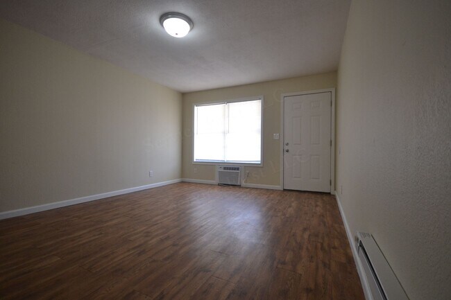 Photo - Bolivar MO 2 Bed 1 Bath Apartment Unit 217
