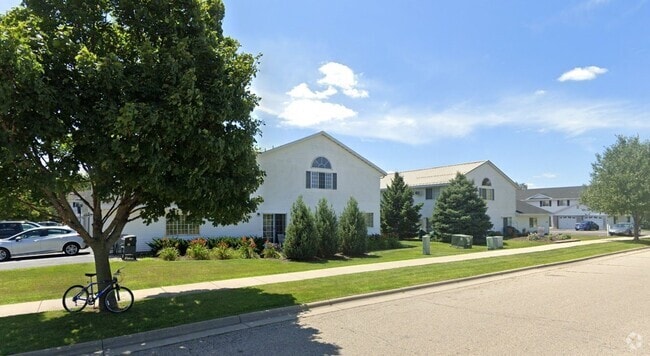 Building Photo - Midvale Townhomes in Janesville with Priva... Unit 3516-6