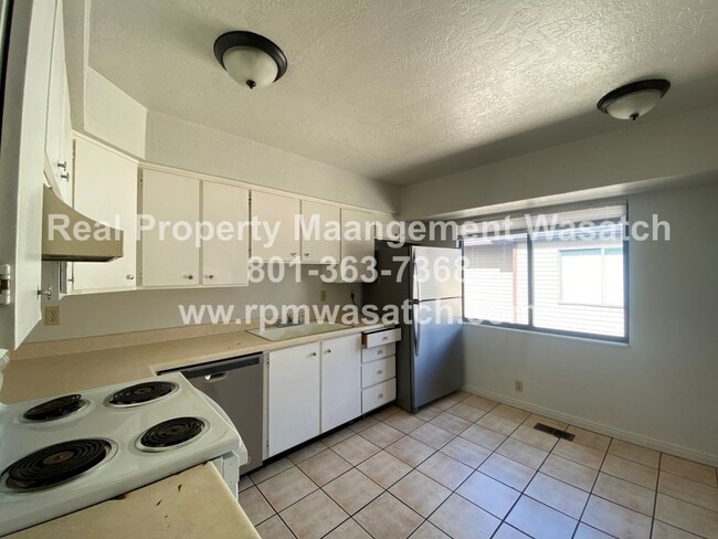 Photo - Check out This 3 Bedroom 1.5 bathroom Dupl...