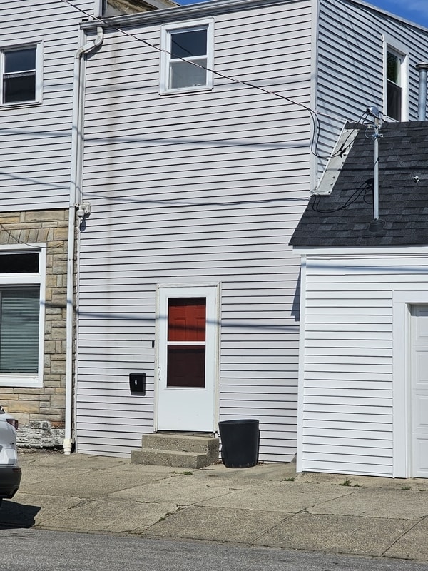 Building Photo - 847 Central Ave