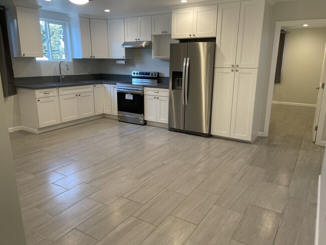 Brand New Kitchen - 695 E 43rd St Townhome