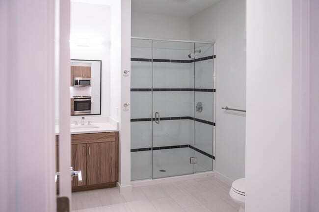 Photo - 110 Bradley Rd Unidad 105