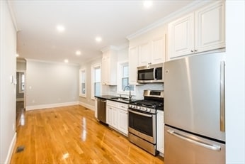 Building Photo - 4370 Washington St