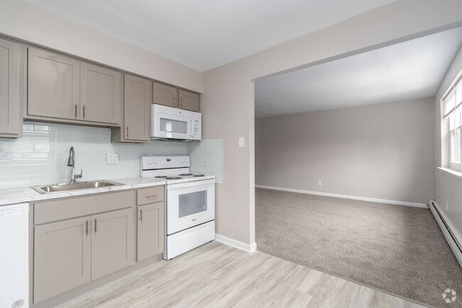 1BR, 1BA - 780SF - Kitchen - Covered Bridge Apartments