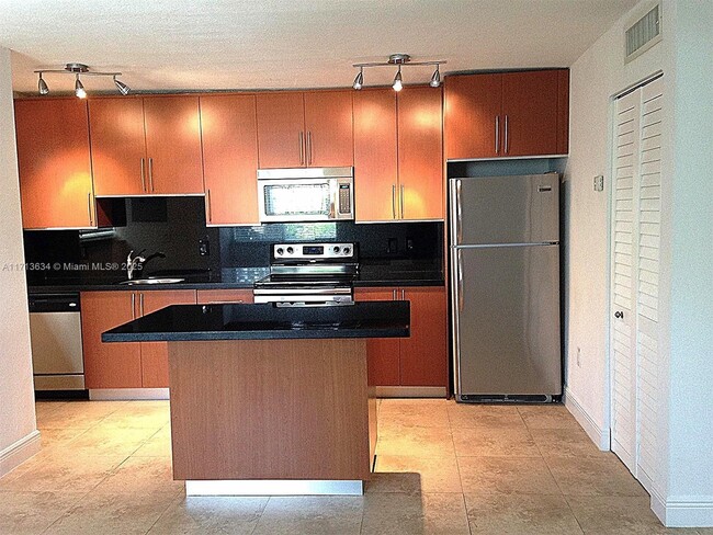 Photo - 290 Navarre Ave Condo Unit 201