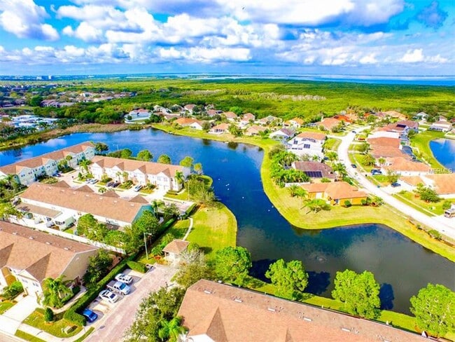 Photo - 569 Vallance Way NE