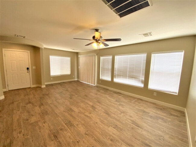 Photo - 864 Blue Rosalie Pl