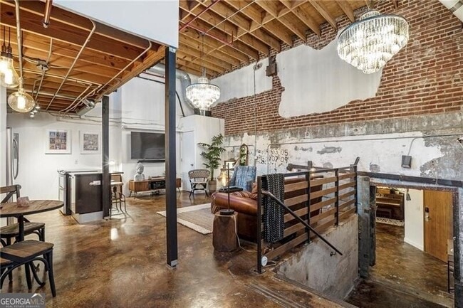 Photo - 650 Glen Iris Dr NE Unidad 3