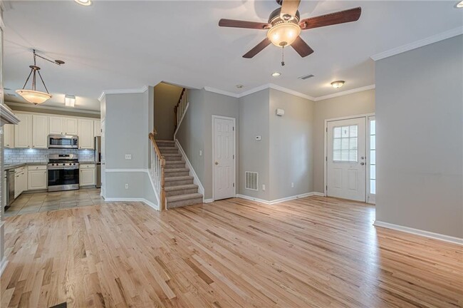 Photo - 720 Gardenside Cir SE