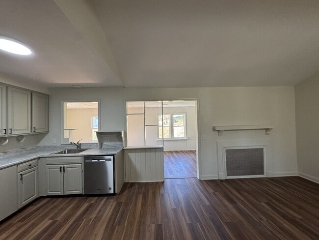 Photo - 317 Briarlea Dr