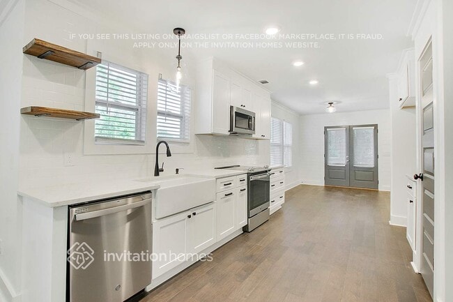 Photo - 854 Dodge St S E