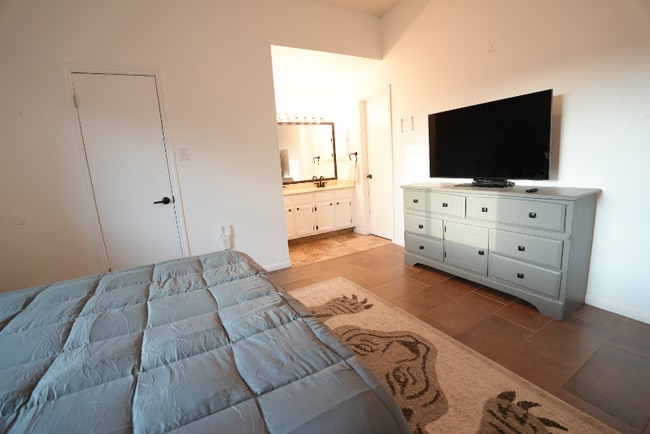 Photo - 804 Sylvia Ln