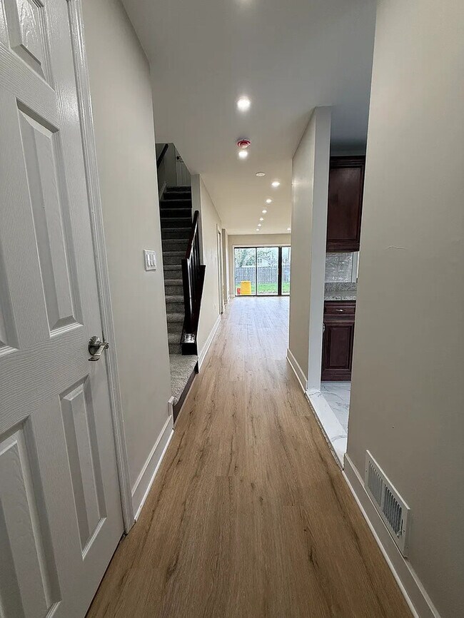 Photo - 11 Van Buren Pl