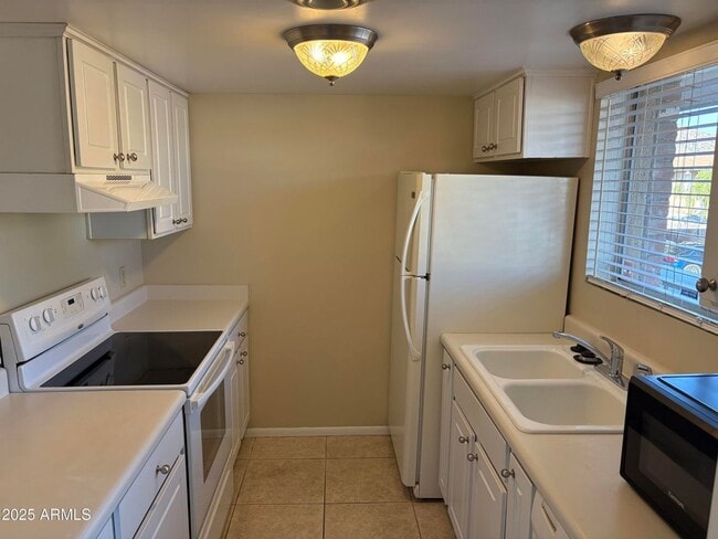Photo - 2 Bedroom 2 Bath condo with ALL utilities included!