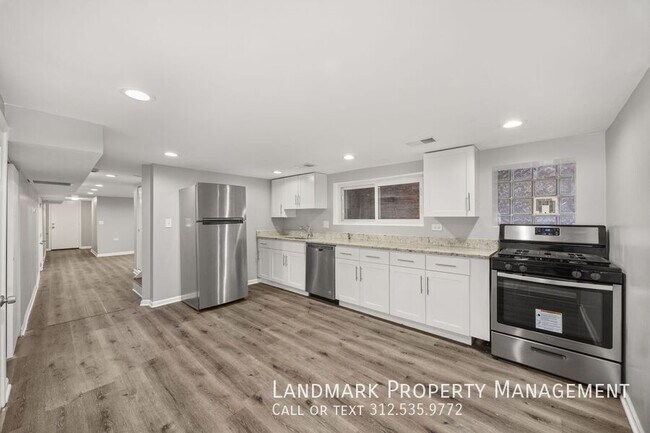 Photo - 3817 N Sawyer Ave Unit Garden